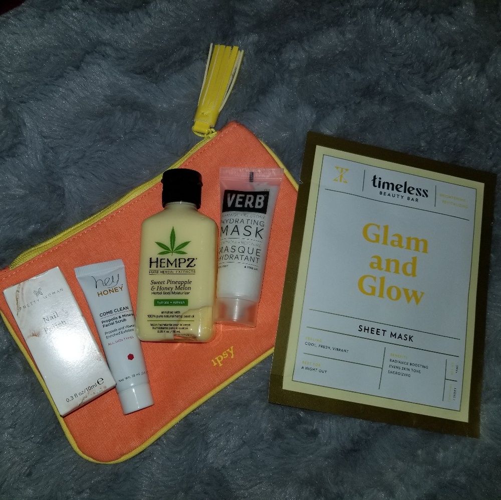 Beauty Bundle w/ Makeup Bag